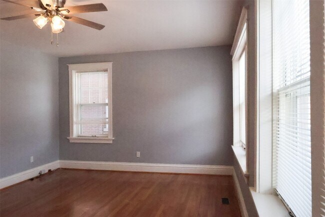 Building Photo - 757 Syracuse Ave