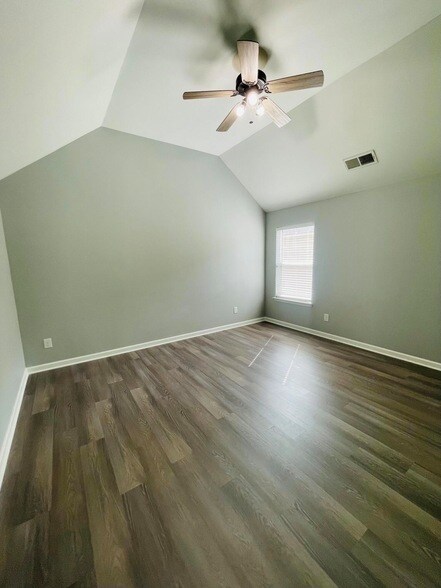 Building Photo - 4434 Grove Landing Dr