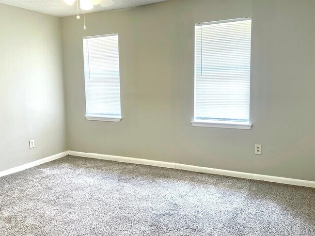 Building Photo - 1803 Briarcreek Blvd