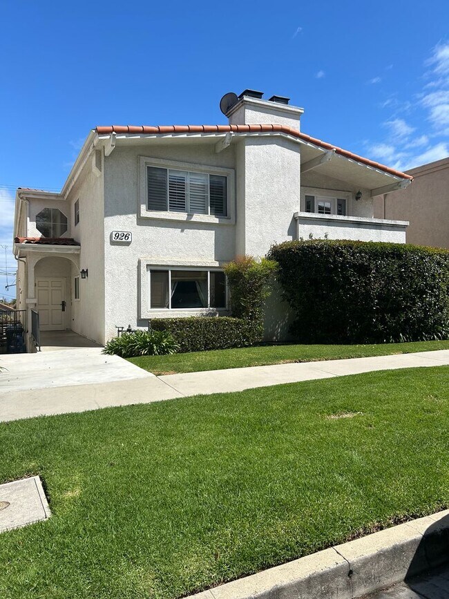 Building Photo - Summer Move in Special $500 off First mont...