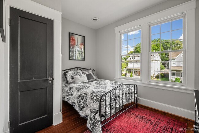 Building Photo - 3100 Barton Ave