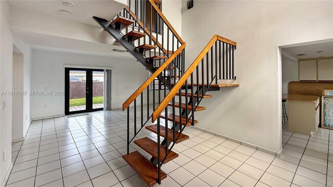 Building Photo - 8877 SW 36th St