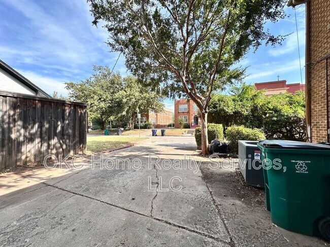 Building Photo - 1501 NW 18th St