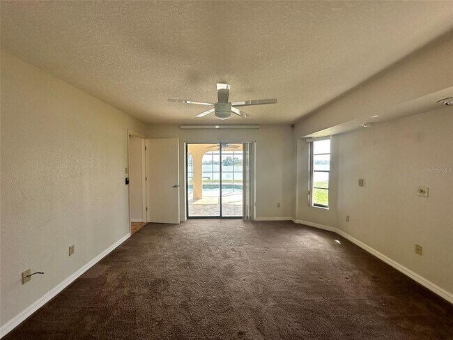 Building Photo - 11567 SW Ben Dr