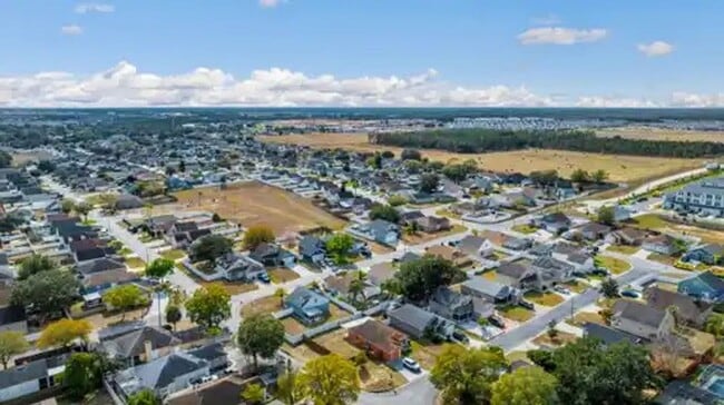 Building Photo - Davenport 3 Bedroom 2 Bathroom Corner Lot!!!