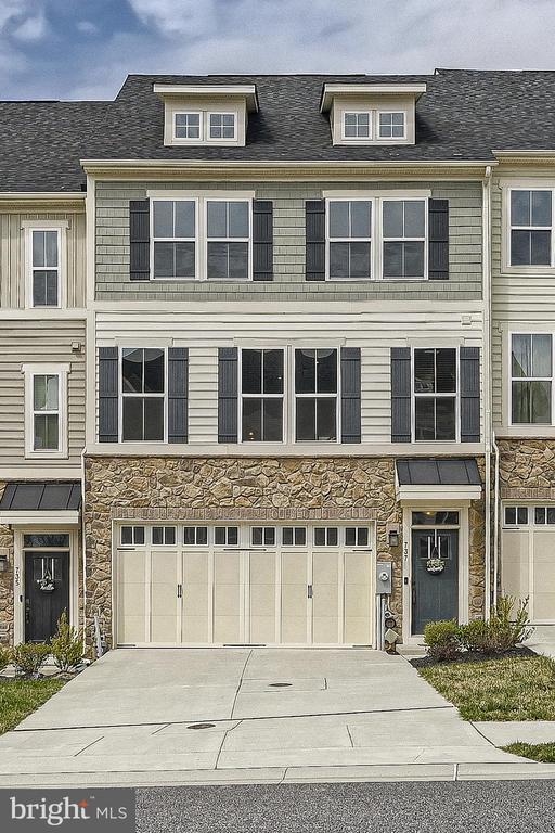Building Photo - 737 Iron Gate Rd