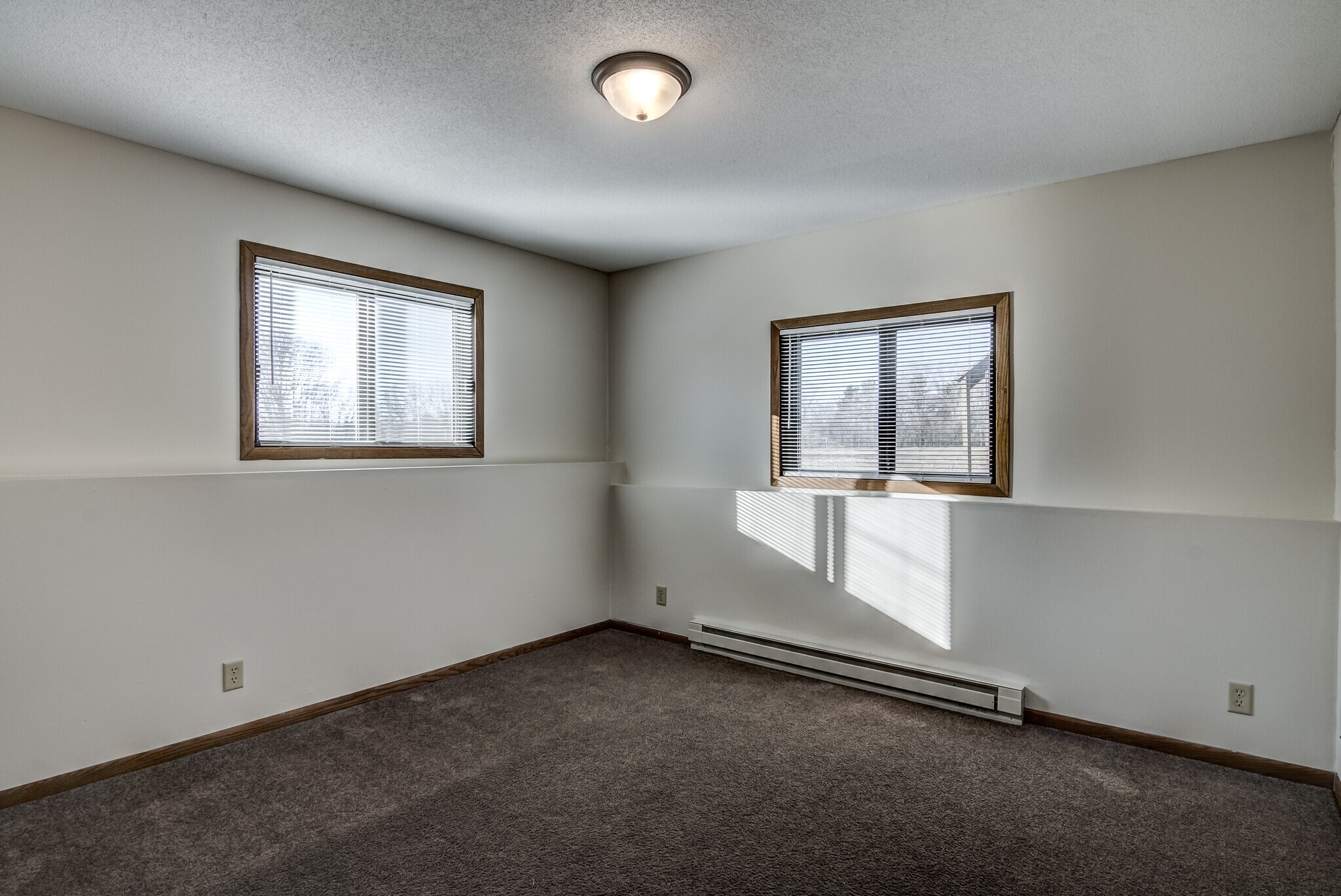 Building Photo - 632 Saxonwood Rd