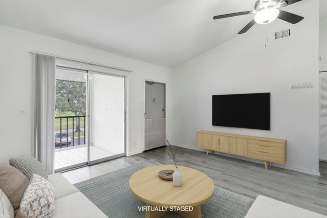 Building Photo - 6392 Chasewood Dr