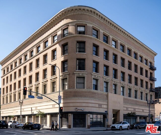 Primary Photo - 257 S Spring St