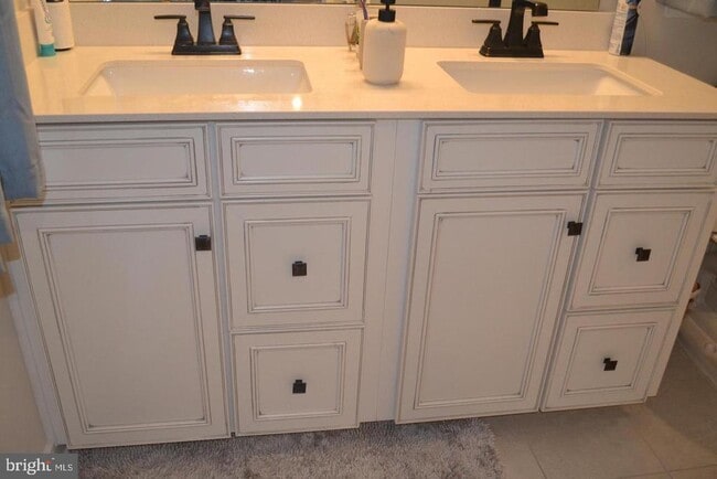 Building Photo - 1015 Rampart Dr