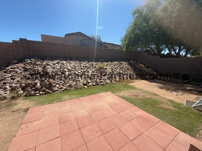 Building Photo - Three bedroom home in Mesquite Ranch