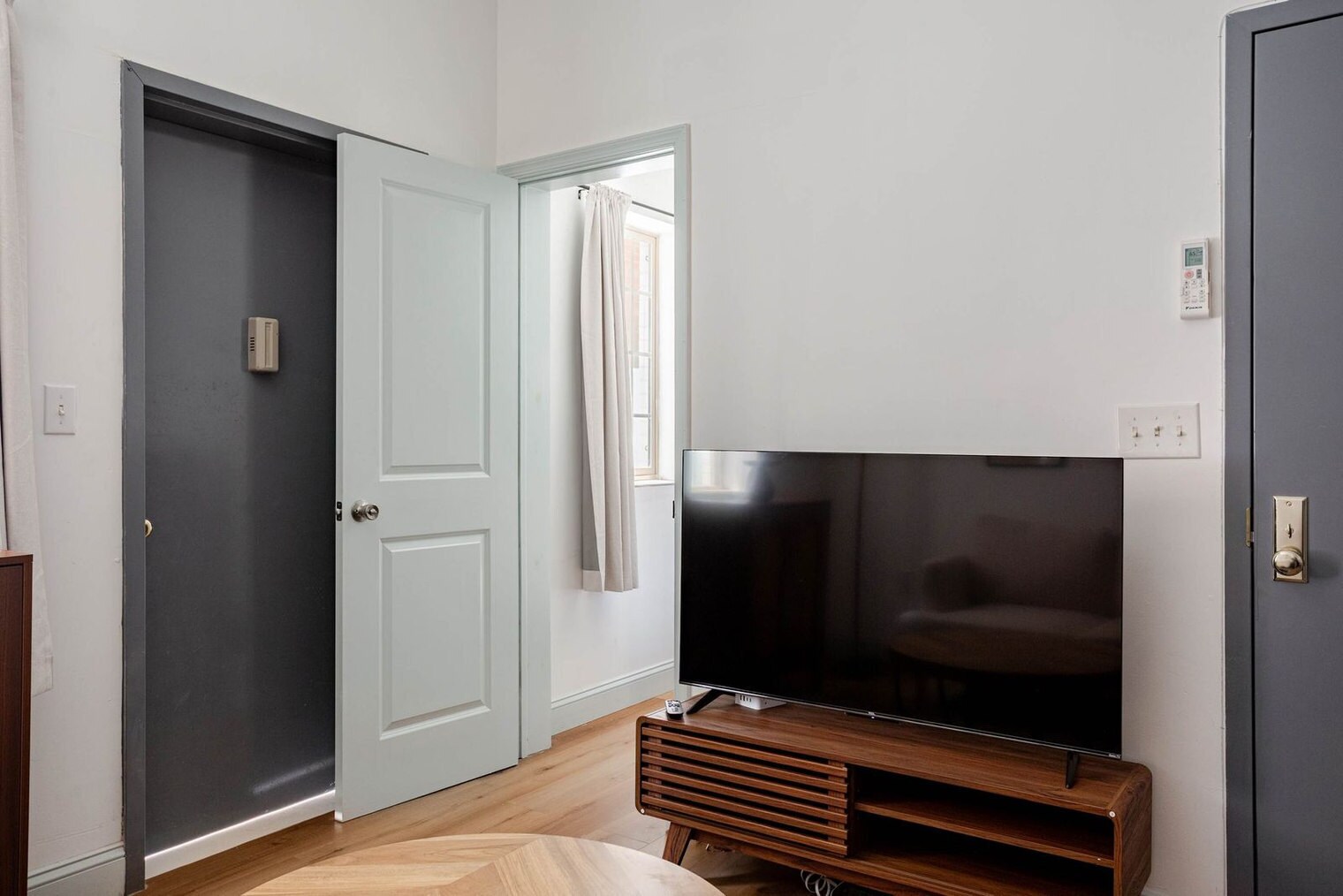 Building Photo - 1384 Ridge Ave