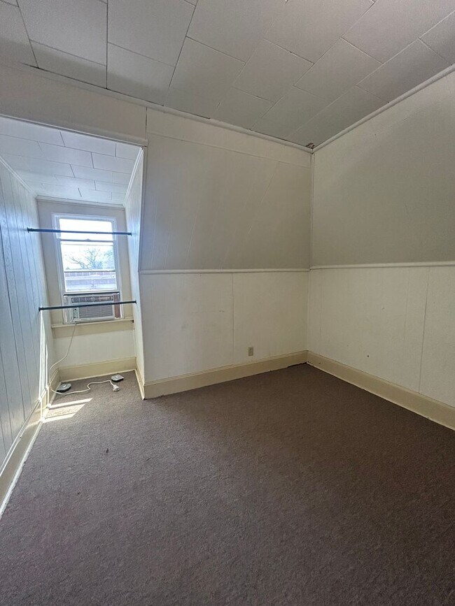 Building Photo - 7 Hummel Ave