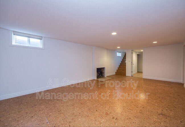 Building Photo - 425 S 40th St