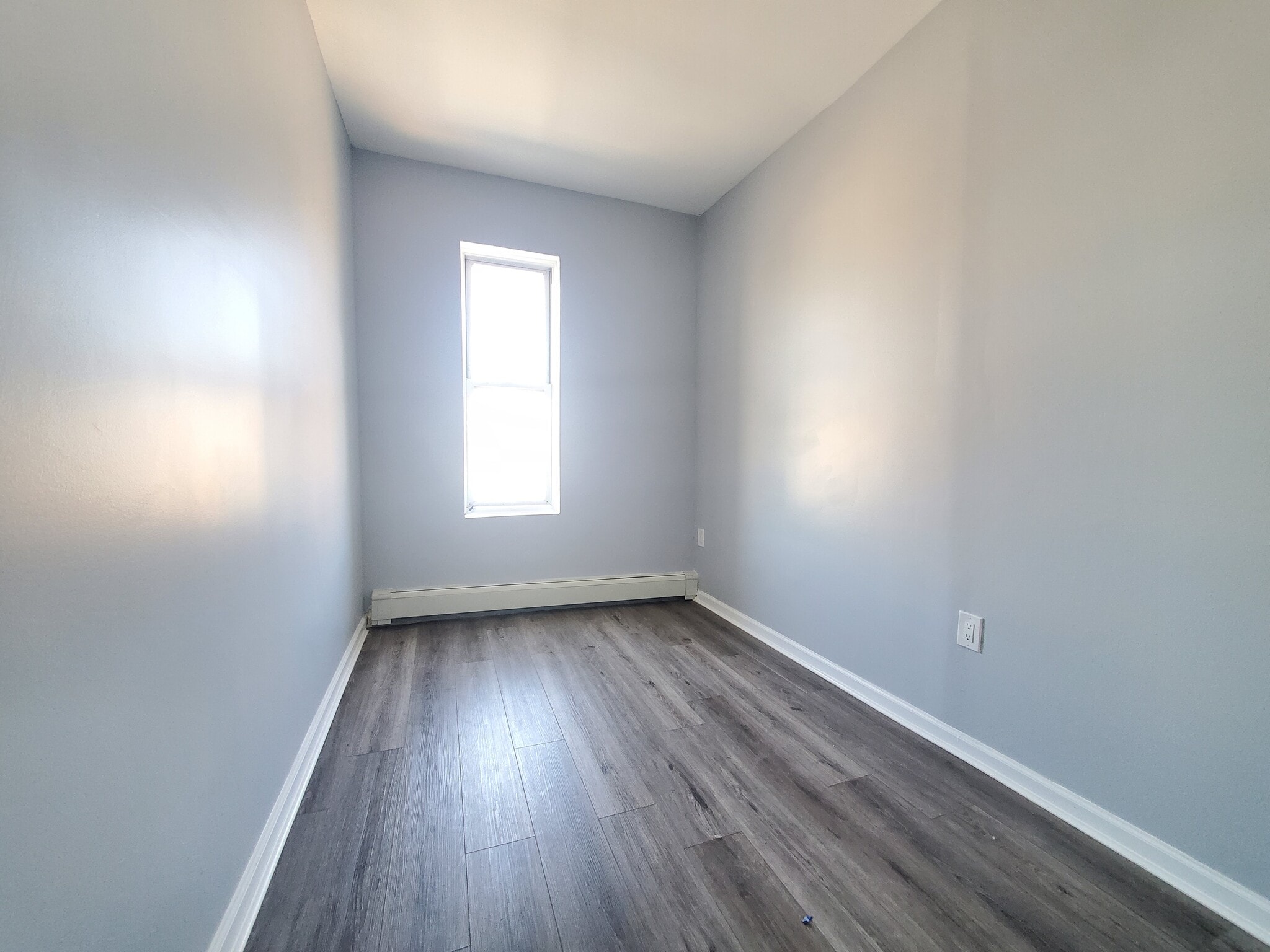 Unit 3 - 646 Kennedy Blvd