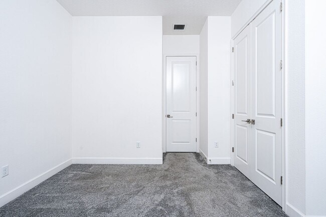 Building Photo - Luxurious Solar Powered 4 Bedroom, 3 Bath Waterfront Home with office & Upgrades Galore!