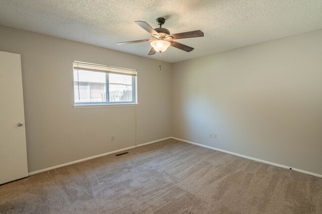 Building Photo - 6125 S Troost Ave