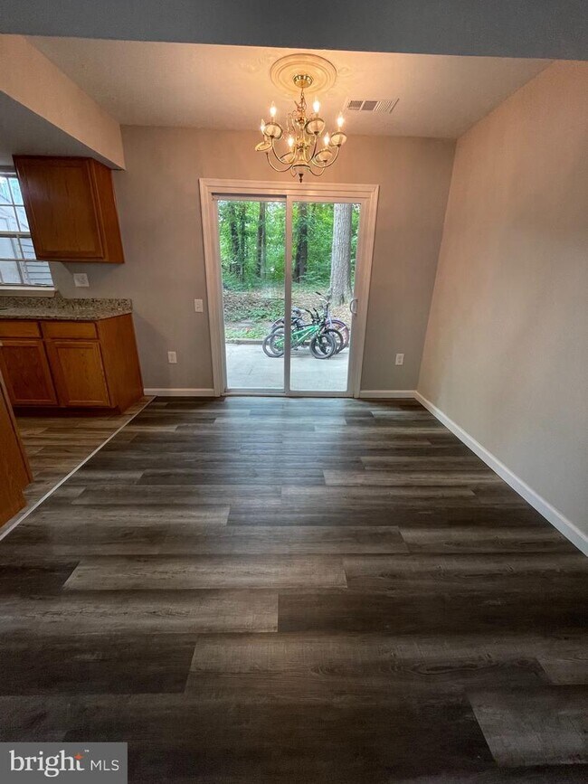 Building Photo - 775 Hatfield Ct