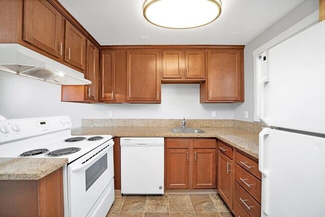 Building Photo - Remodeled 3 bedroom 1 bath in heart of Milwaukie