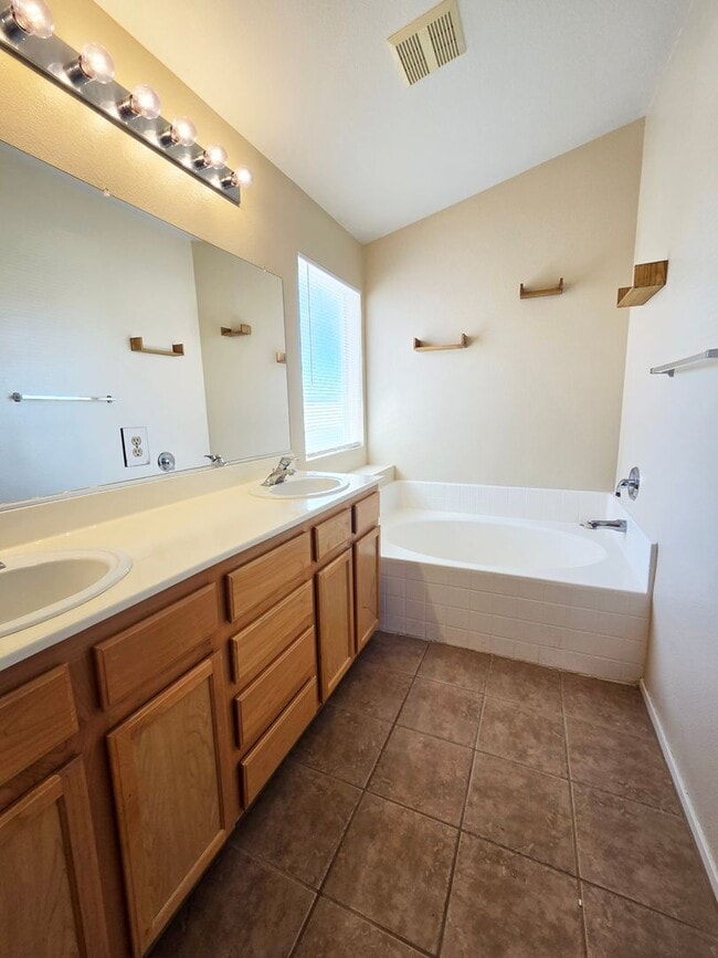Building Photo - 3 Bed + Loft | 2.5 Bath | 1,946 SF