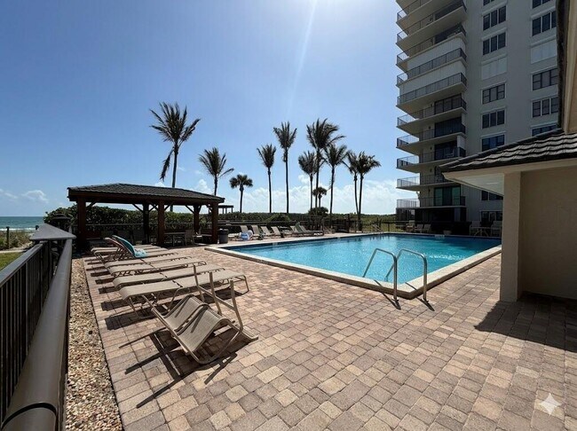 Building Photo - 4250 N Hwy A1A