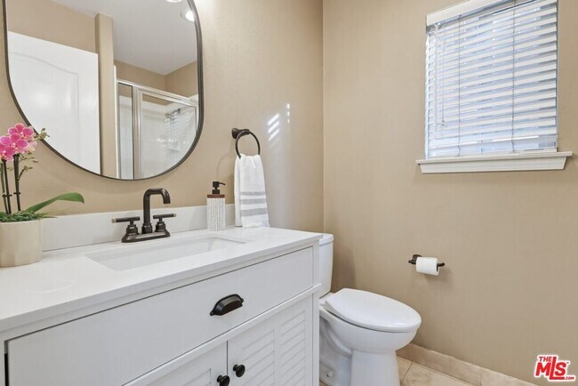 Building Photo - 5187 Knollwood Way