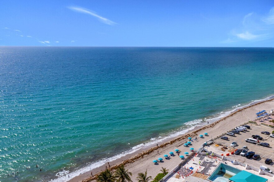 Building Photo - 2065 S Ocean Dr