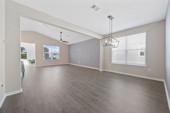 Building Photo - Modern 3 Bedroom 2 Bathroom Myrtle Beach Home
