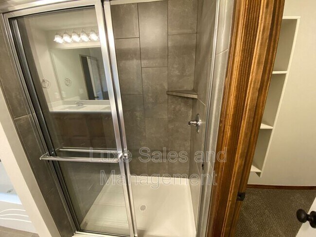 Building Photo - 12817 Double V Dr