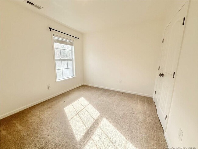 Building Photo - 162 Watchmen Ln