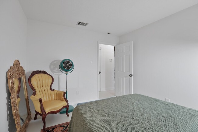 Building Photo - 60 Canyon Creek Dr