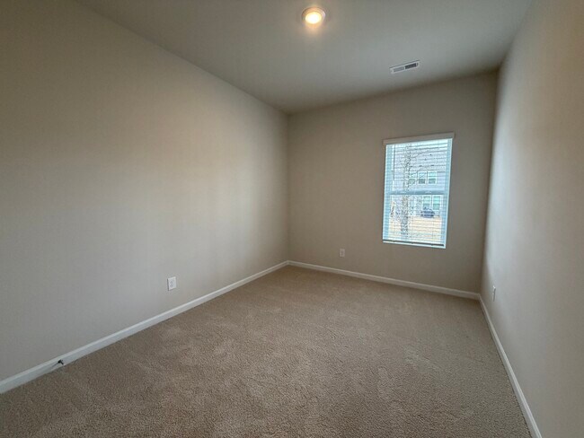 Building Photo - 2529 Ruby Dixon Xing Dr