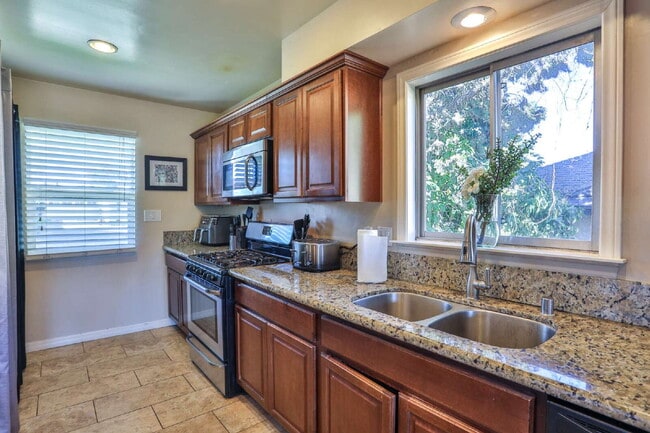 Building Photo - Furnished Room for Rent – Modern Co-Living Home (5 Bed, Shared Common Areas) Near SDSU (0.5 Miles)