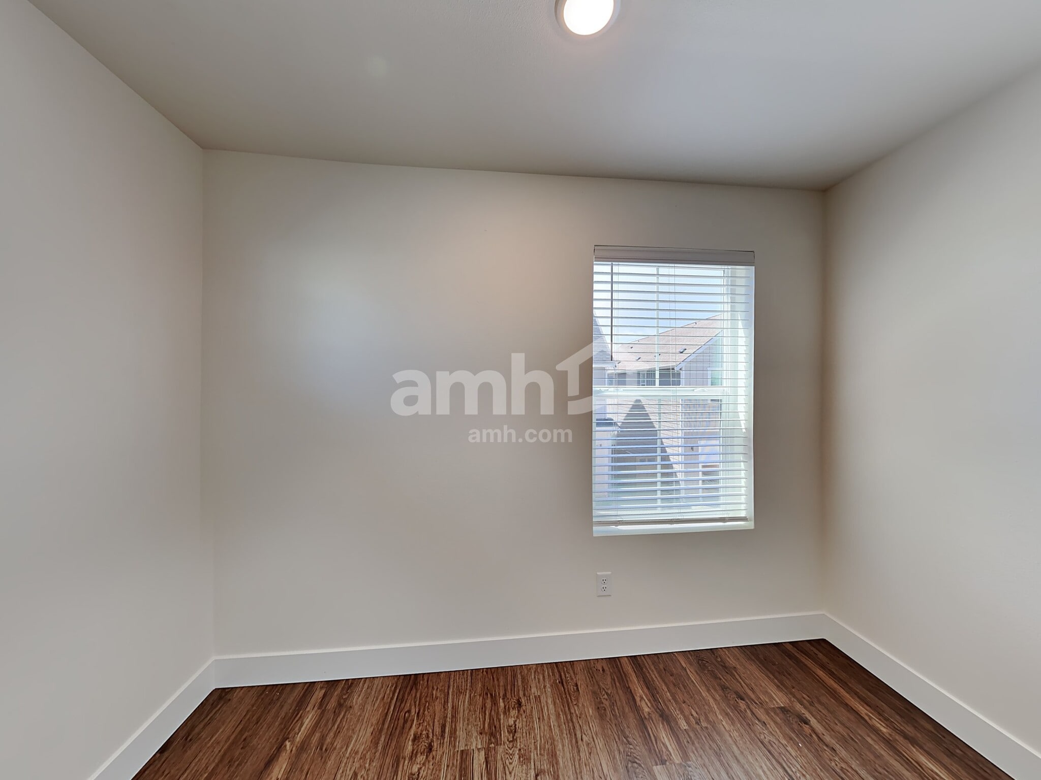 Building Photo - 32974 Lookout Ln