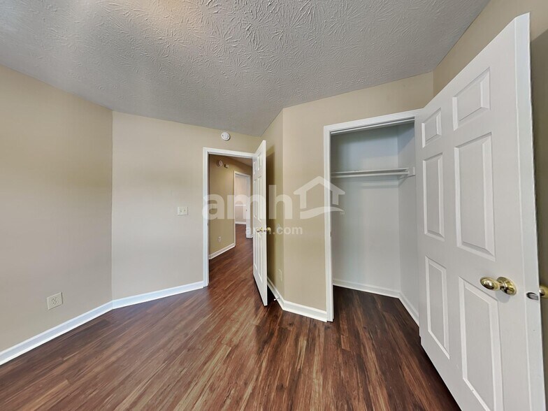 Building Photo - 7705 Corsican Cir