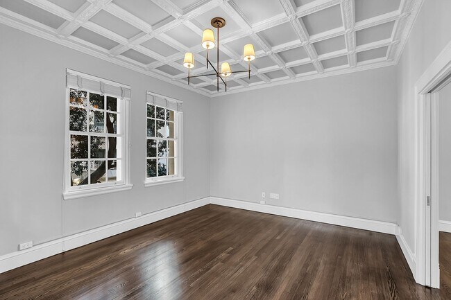 Building Photo - Remodeled 1br+office at the storied Francesca building