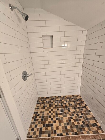 Building Photo - 311 Fountain St