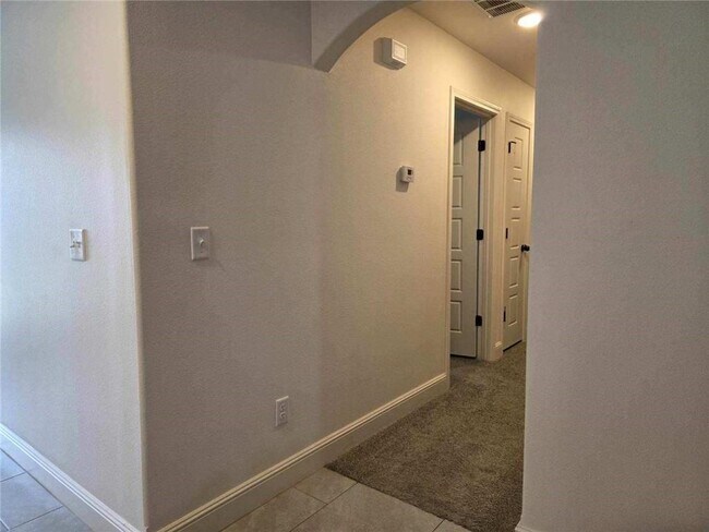 Building Photo - 4000 E Razorbill Dr