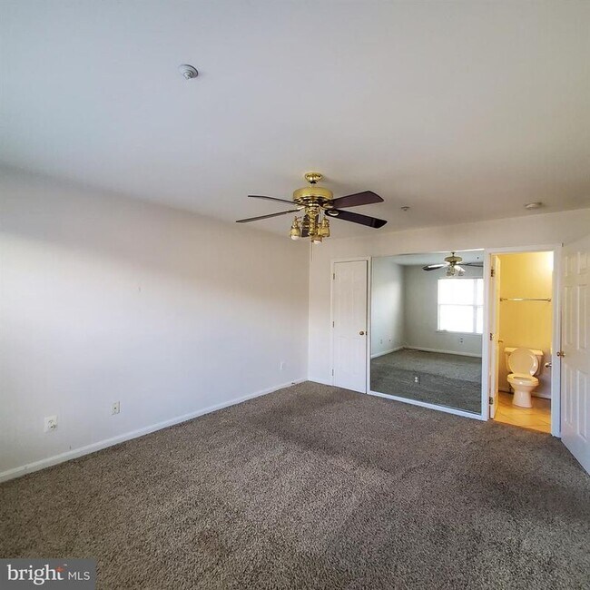 Building Photo - 16211 Ellipse Terrace