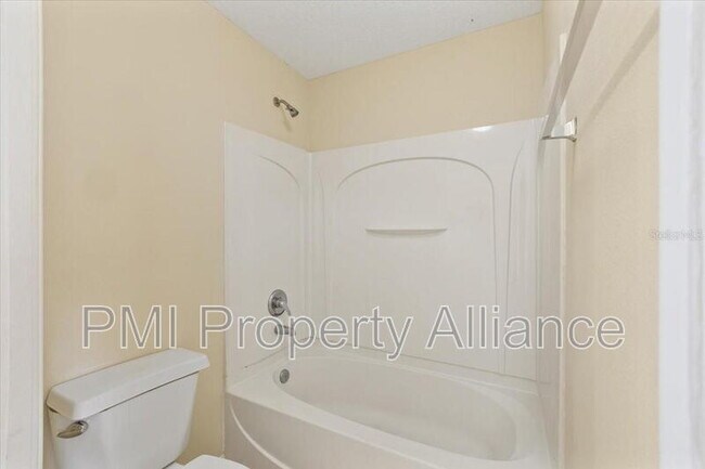 Building Photo - 2774 Club Cortile Cir