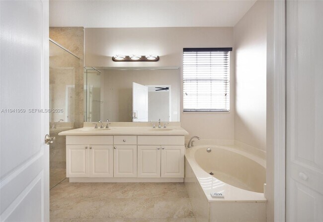 Building Photo - 15963 SW 99th Ln