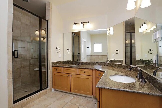 Building Photo - 5615 Winsome Ln