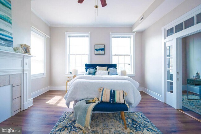 Building Photo - 104 S Loudoun St