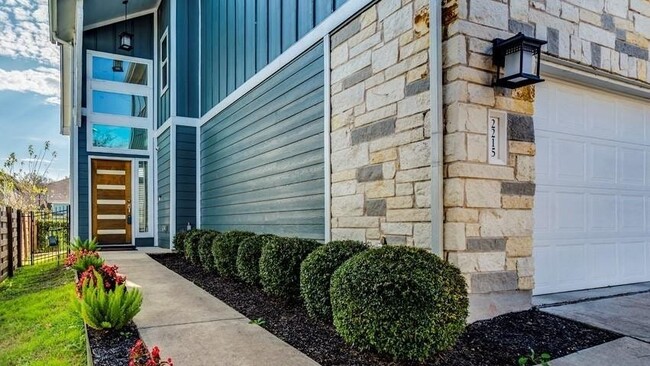 Building Photo - 2215 Capulet St