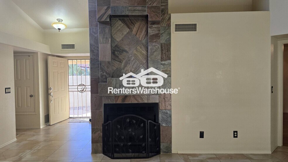 Building Photo - 311 E Suntree St