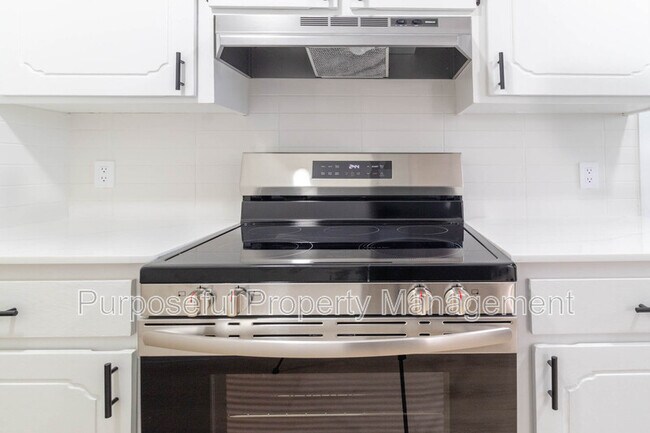 Building Photo - 8913 Bentree Country Way
