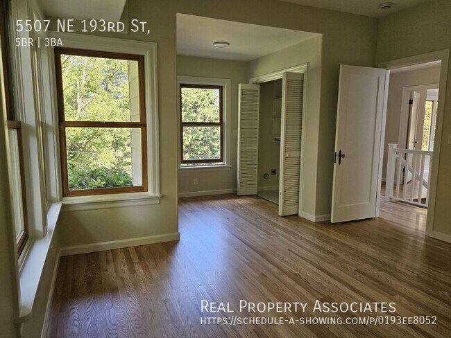 Building Photo - 5507 NE 193rd St
