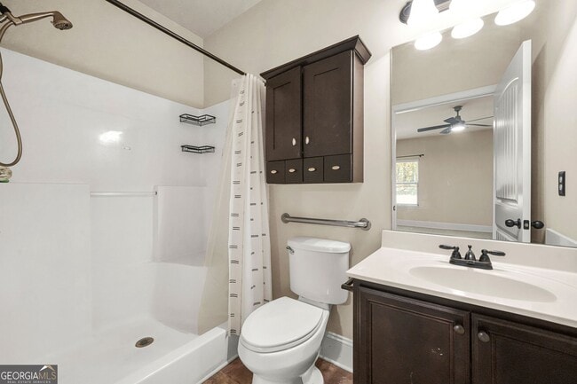 Building Photo - 882 Nestling Dr