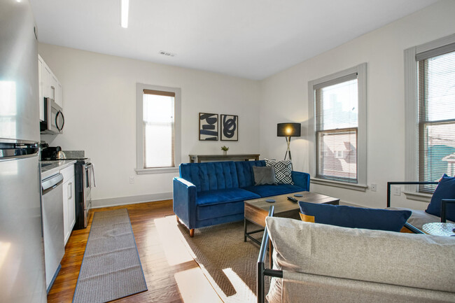 Building Photo - 1848 E 89th St