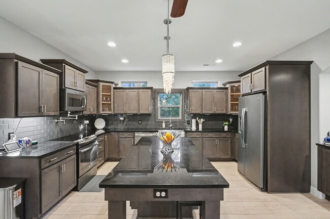 Building Photo - 1065 Wigeon Dr